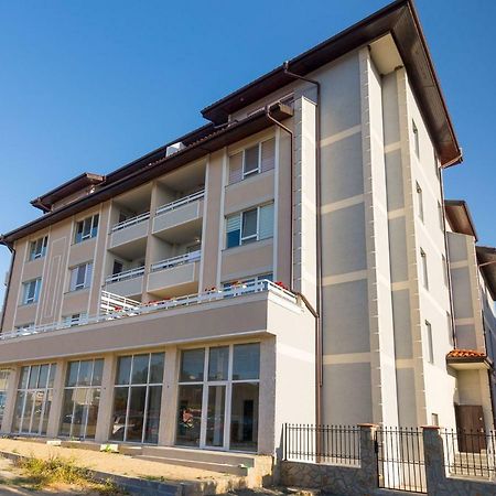 Hiora Apartments Vasiliko Царево Екстер'єр фото