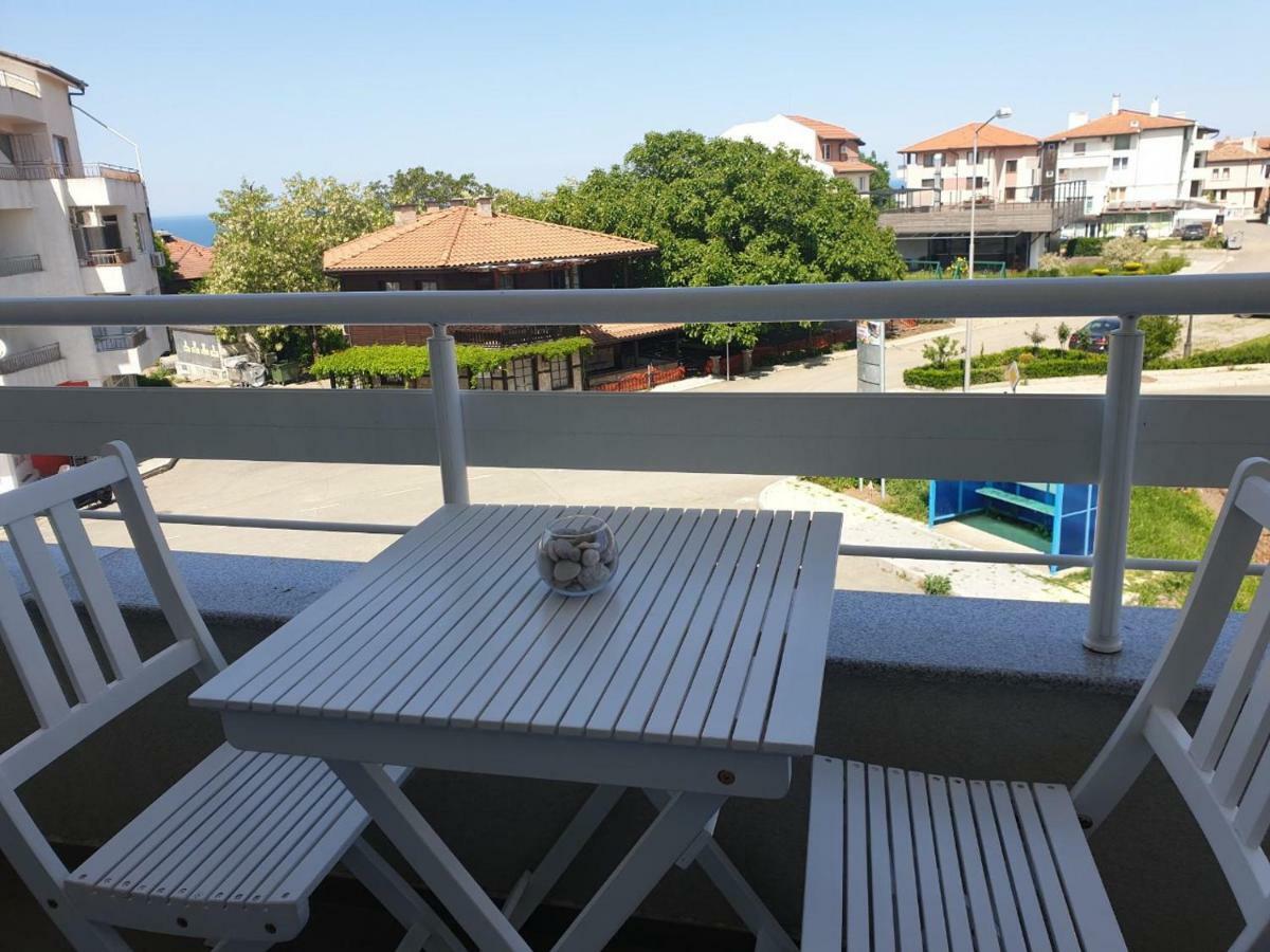 Hiora Apartments Vasiliko Царево Екстер'єр фото