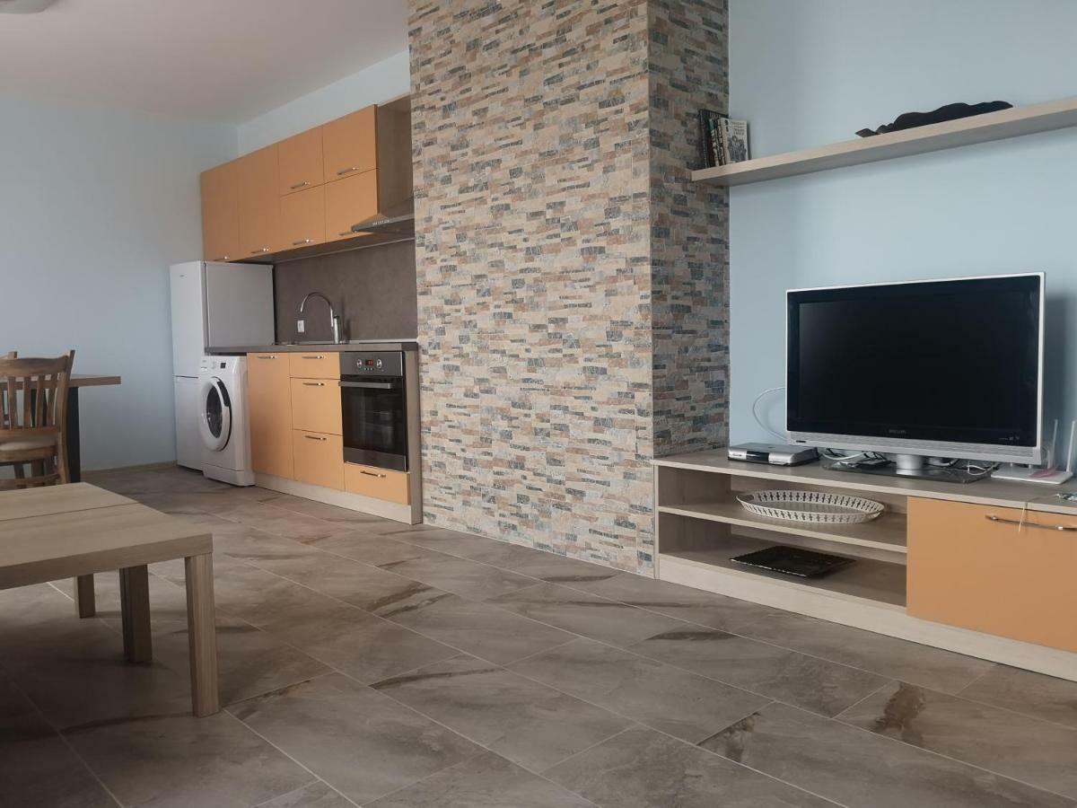 Hiora Apartments Vasiliko Царево Екстер'єр фото