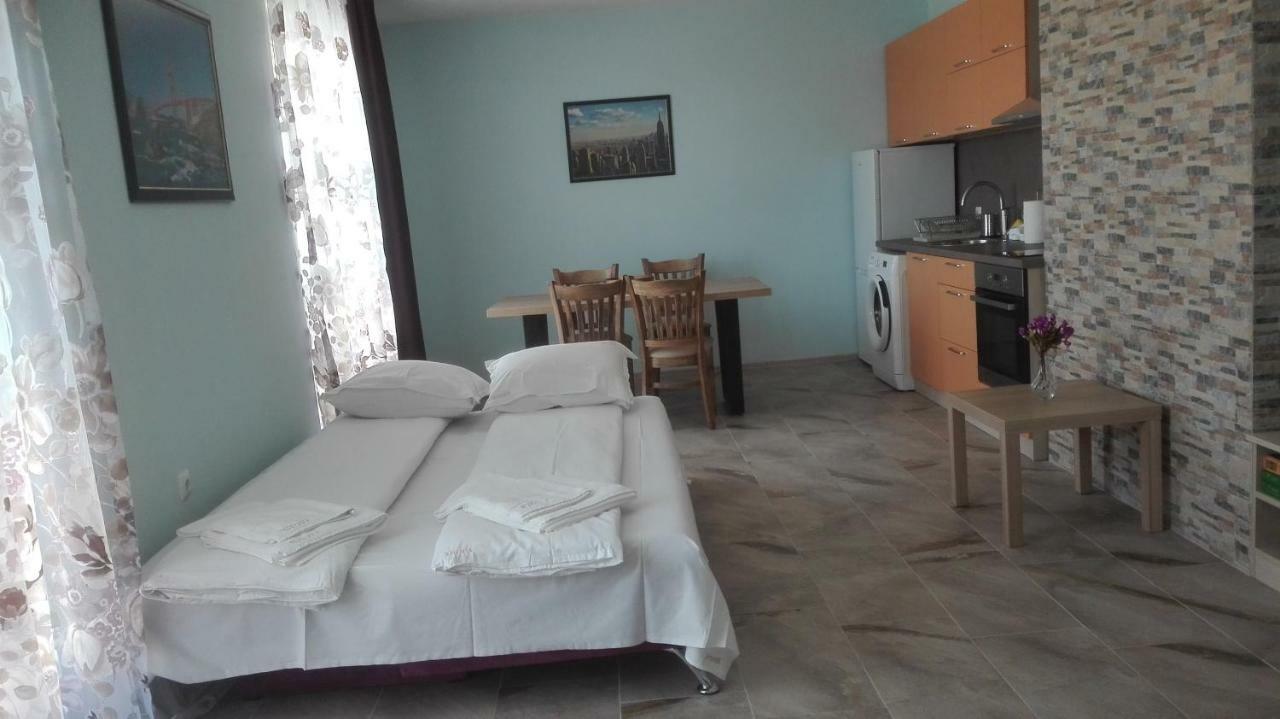 Hiora Apartments Vasiliko Царево Екстер'єр фото