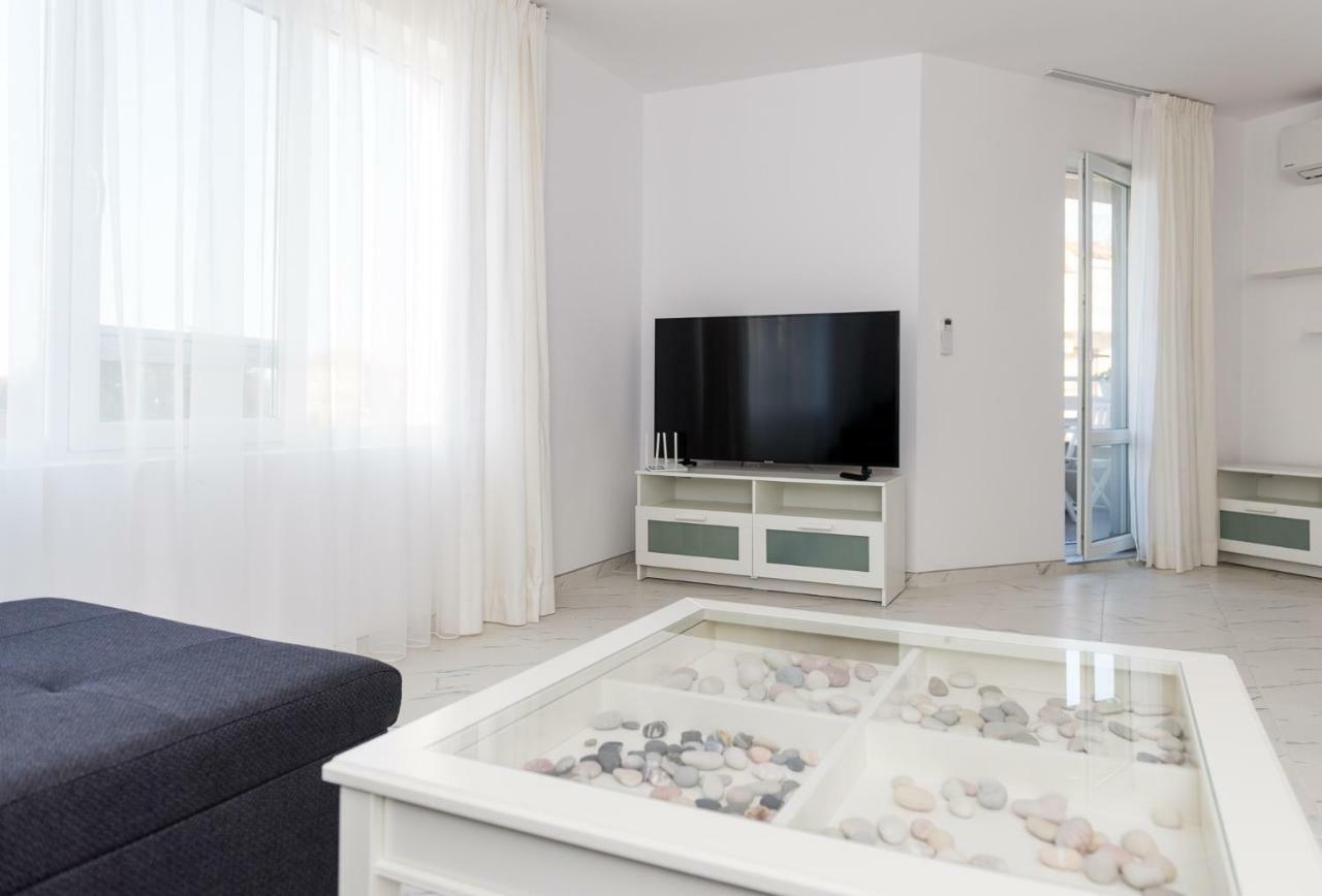 Hiora Apartments Vasiliko Царево Екстер'єр фото
